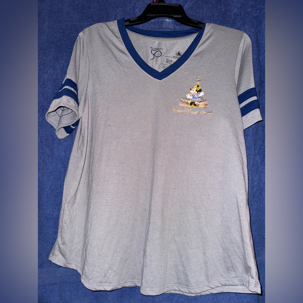 Disney World | 50th Anniversary | Minnie Mouse | V-Neck Castle Shirt | XL
